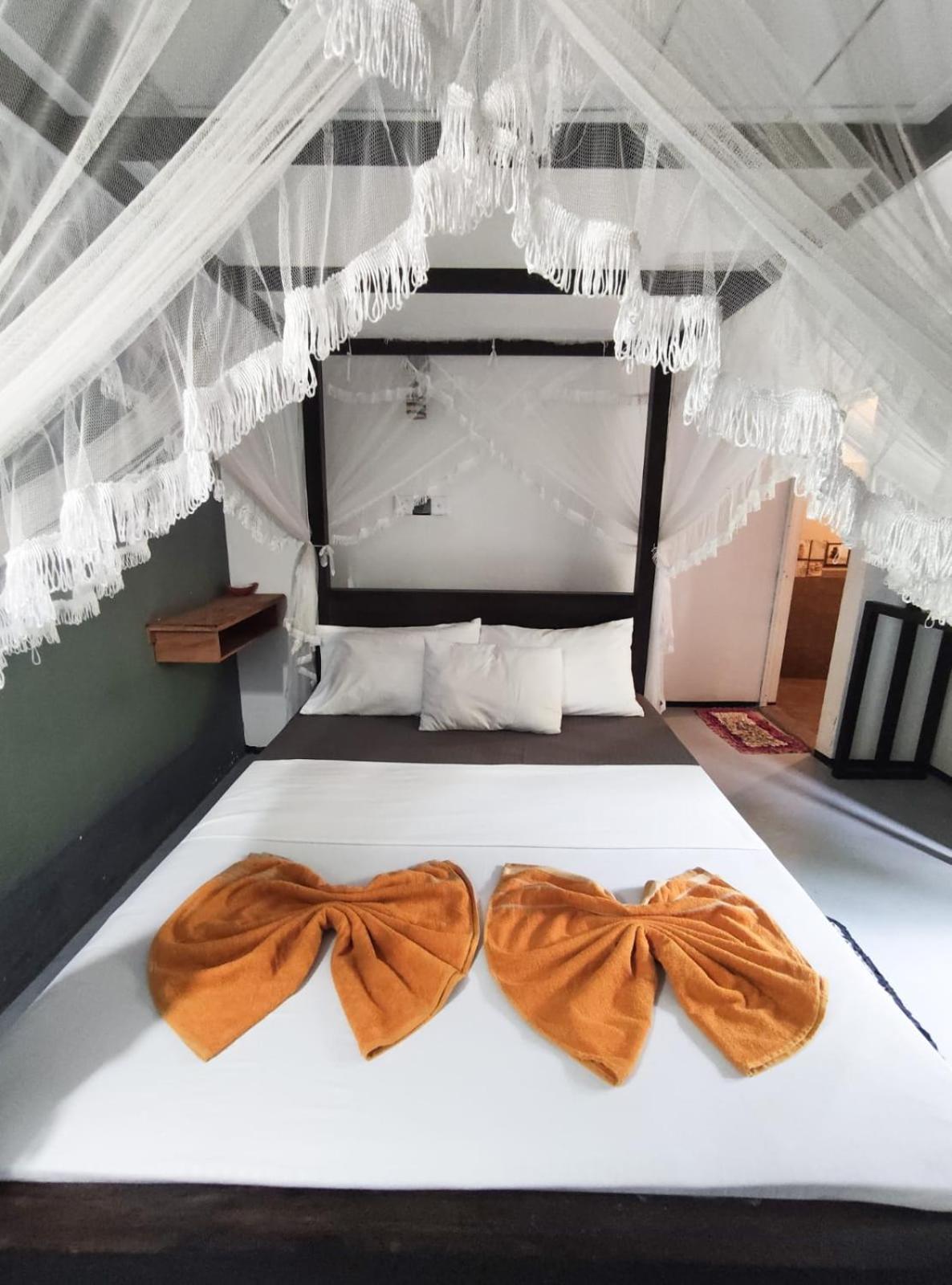 Aurora Midigama Hotel Ahangama Bagian luar foto