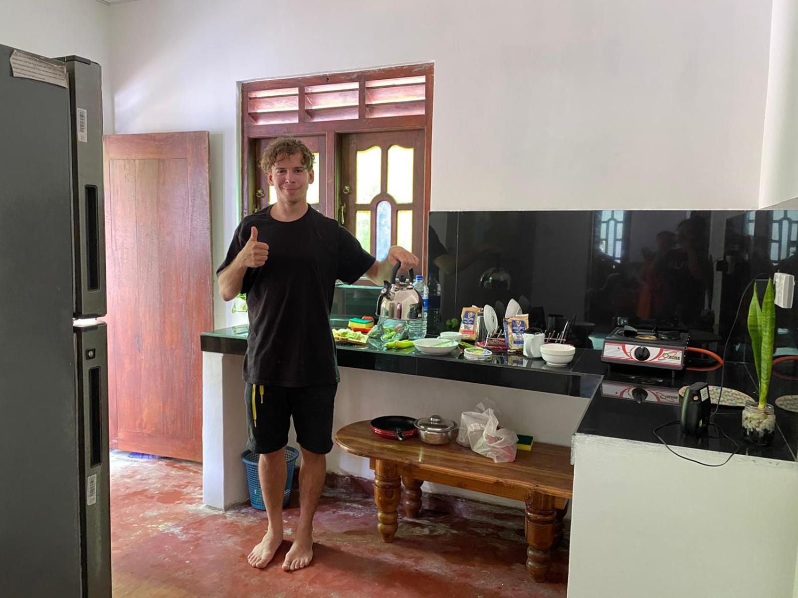 Aurora Midigama Hotel Ahangama Bagian luar foto